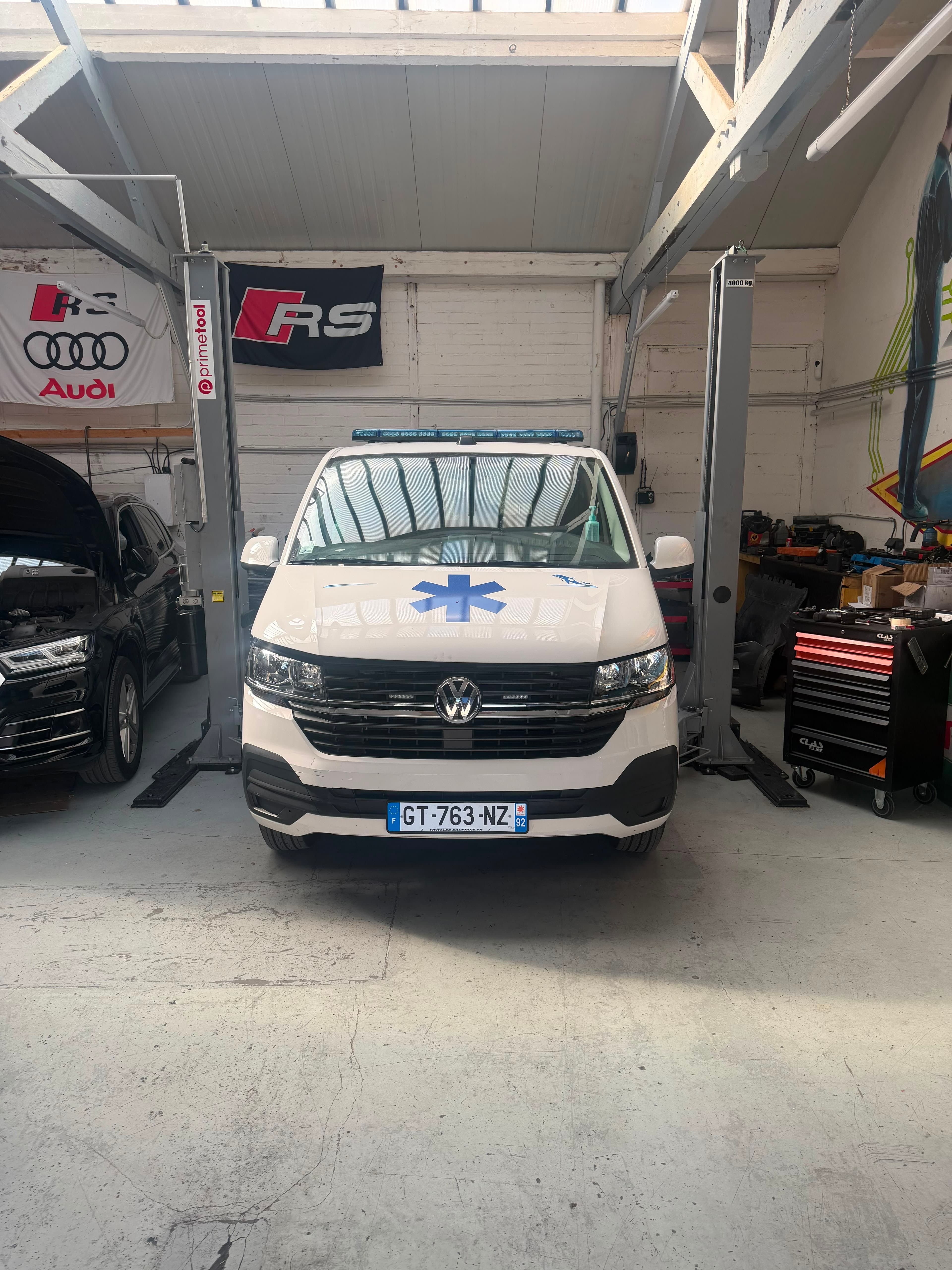 Ambulance Volkswagen en atelier